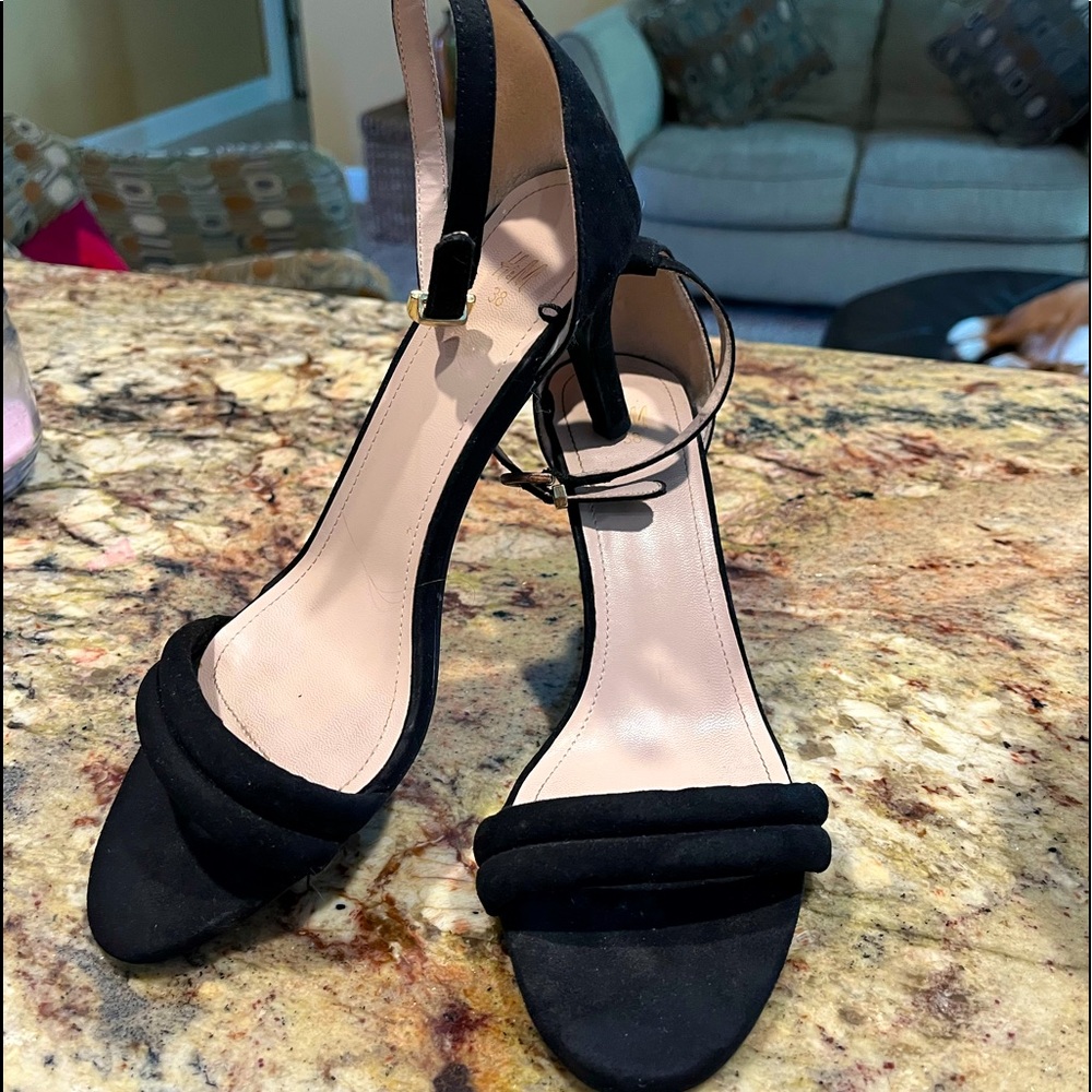 H & M black strap heal